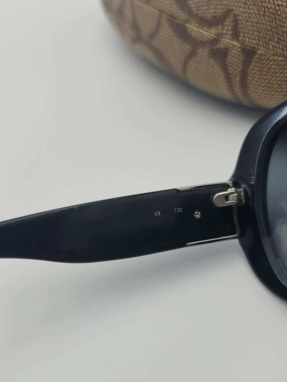 COACH S2026 Black Oval Sunglasses Women With Monogram Hard sunglasses Case